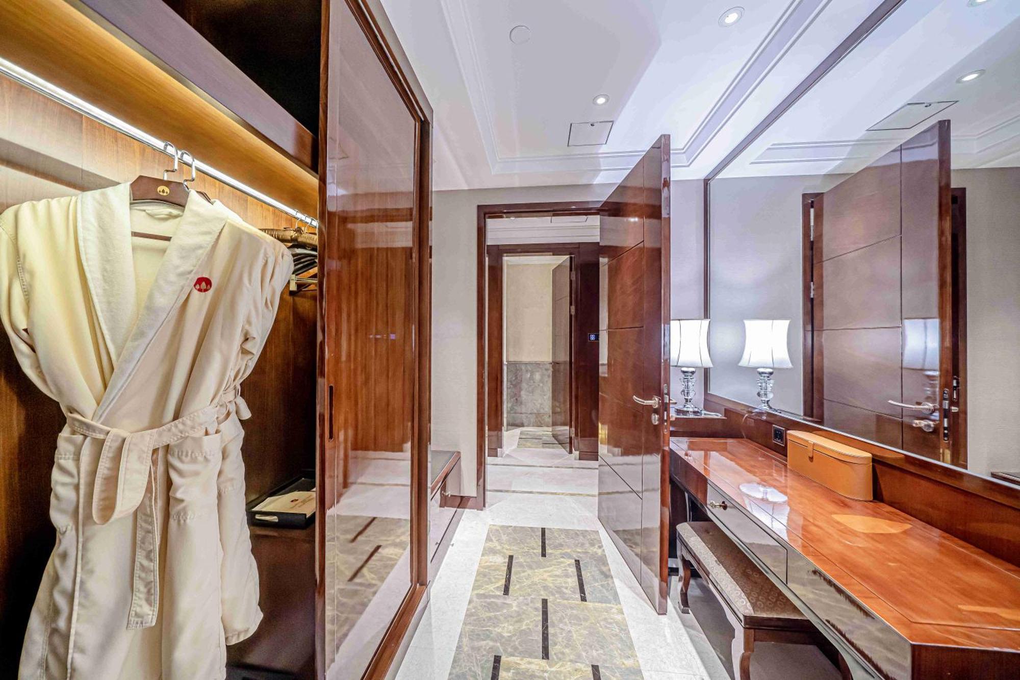Zhaolin Grand Hotel Beijing Bagian luar foto