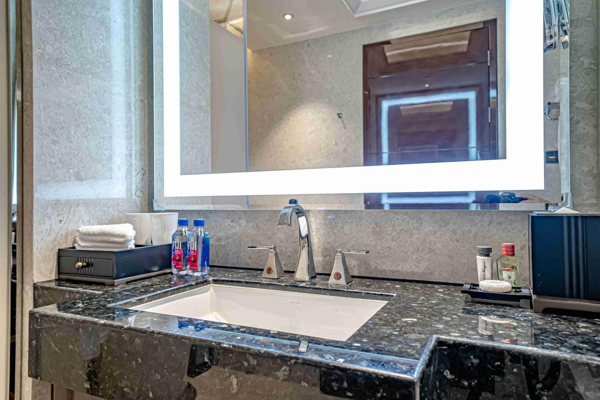Zhaolin Grand Hotel Beijing Bagian luar foto